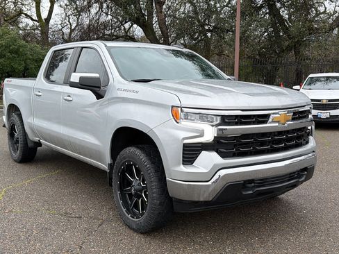 Used 2022 Chevrolet Silverado 1500 LT image 3