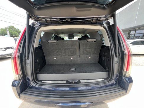 Used 2018 Cadillac Escalade Luxury AWD/4WD image 29