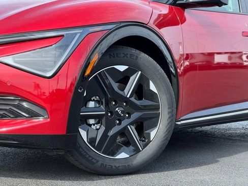 New 2025 Kia EV6 Wind RWD image 2
