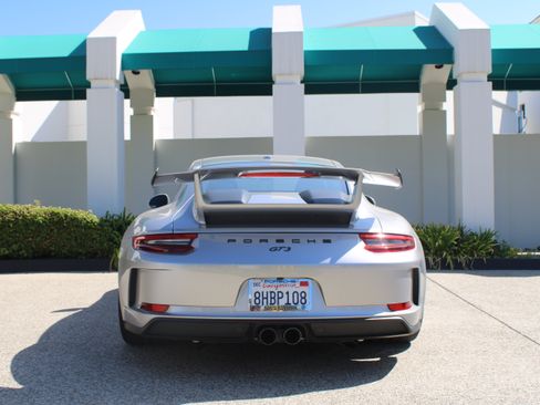 Used 2018 Porsche 911 GT3 RWD image 6