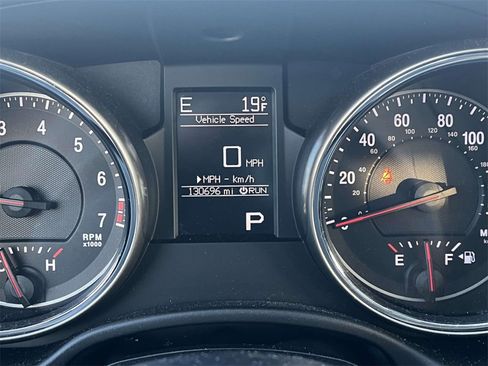 Used 2013 Jeep Grand Cherokee Laredo image 23