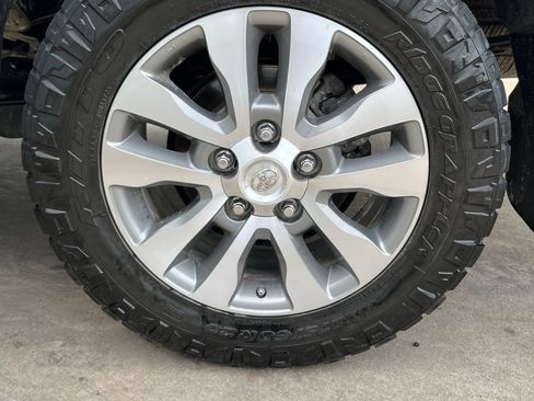 Used 2017 Toyota Tundra Limited AWD/4WD image 25