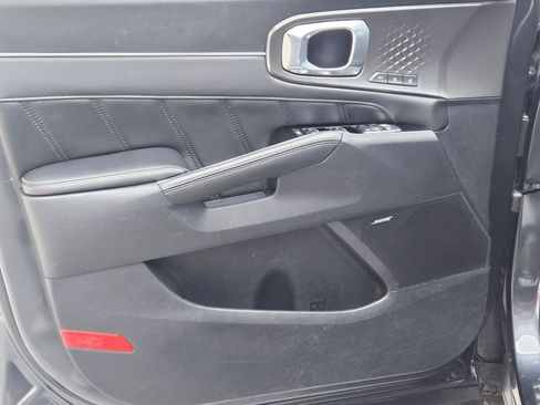 Used 2023 Kia Sorento SX image 17
