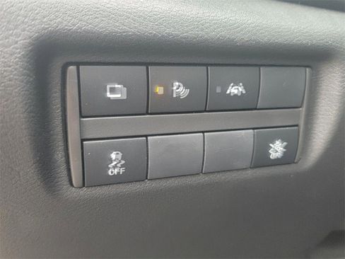 Used 2023 Nissan Versa SV image 34