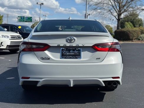 Used 2024 Toyota Camry SE image 11