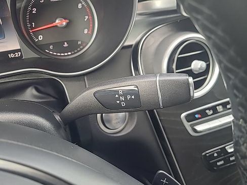 Used 2018 Mercedes-Benz GLC 300 4MATIC image 27