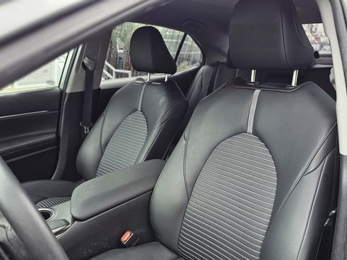 Used 2024 Toyota Camry SE image 14