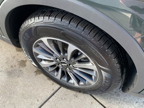 Used 2023 Lincoln Nautilus AWD w/ Premium Package image 11
