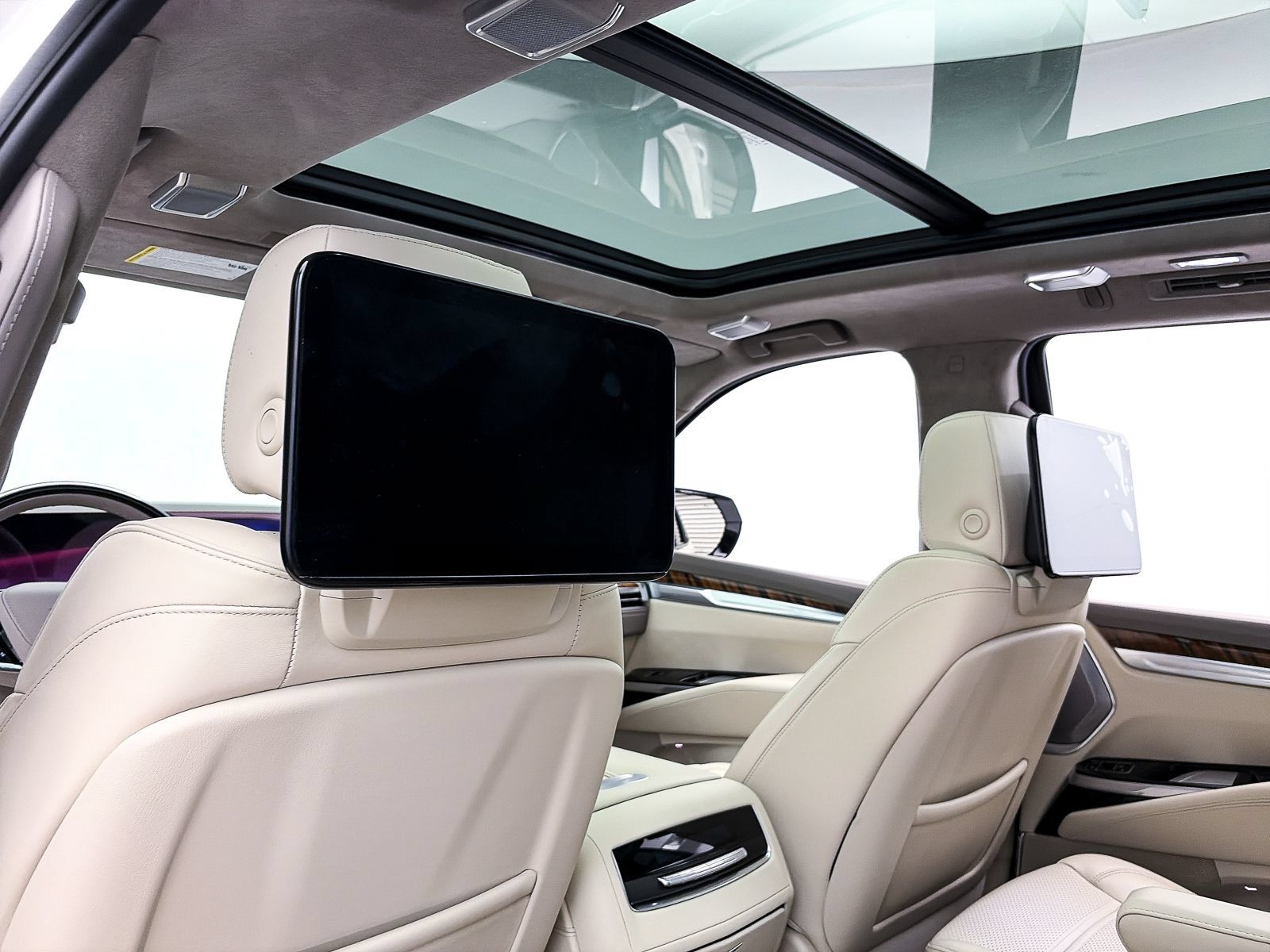 Used 2025 Cadillac Escalade Sport Platinum AWD/4WD image 14