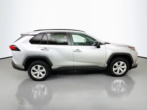 Used 2021 Toyota RAV4 LE image 8