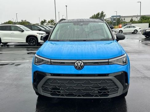 New 2026 Volkswagen Taos SE AWD/4WD image 2