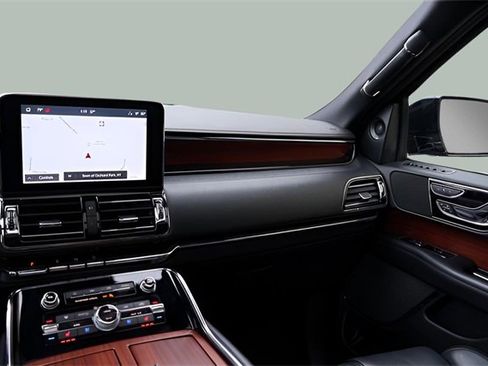 Used 2021 Lincoln Navigator Reserve image 17