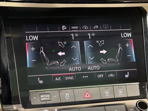 Used 2023 Audi e-tron Premium w/ Convenience Plus Package image 17