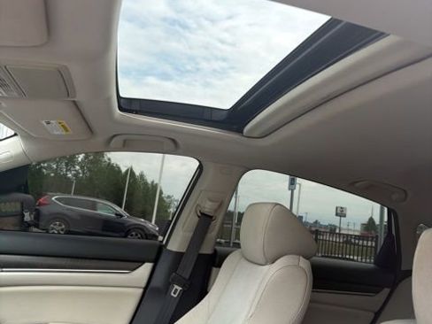 Used 2019 Honda Accord EX image 6