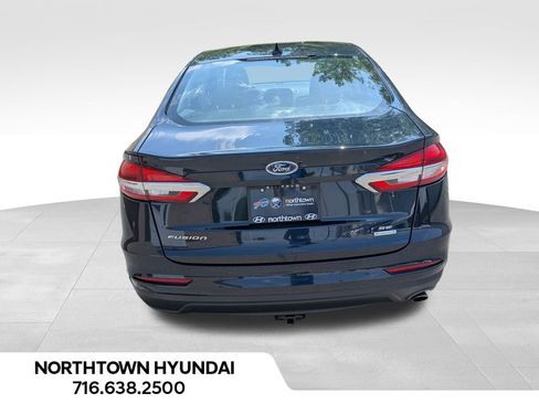 Used 2020 Ford Fusion SE FWD image 14