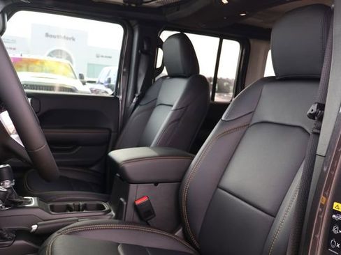 New 2026 Jeep Wrangler Unlimited Sahara AWD/4WD image 10