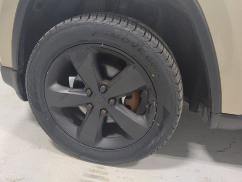 Used 2014 Jeep Grand Cherokee Limited image 31