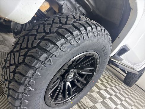 Used 2023 Chevrolet Silverado 2500 LT AWD/4WD image 28