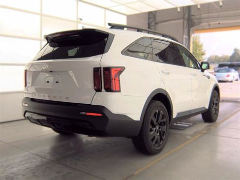 Used 2022 Kia Sorento S AWD/4WD image 8