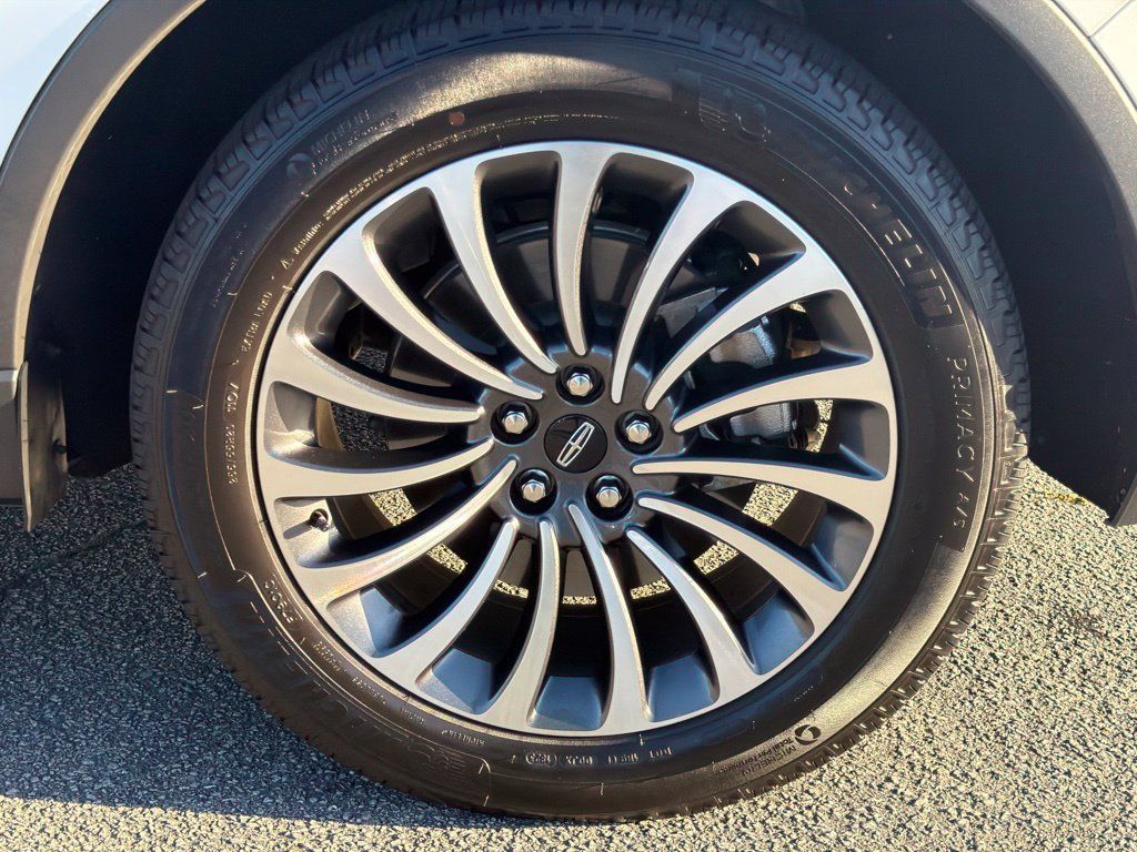 Used 2023 Lincoln Aviator Reserve w/ Equipment Group 201A RWD image 23