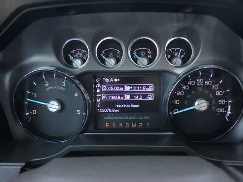 Used 2013 Ford F350 Lariat w/ Lariat Interior Pkg image 12