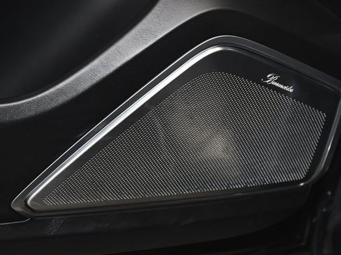 Used 2023 Porsche Cayenne GTS image 11