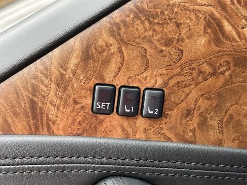 Used 2023 Nissan Armada SL w/ Captain's Chairs Package image 14