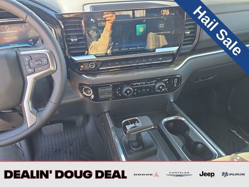 Used 2024 Chevrolet Silverado 1500 LT Trail Boss w/ LT Trail Boss Premium Package image 18