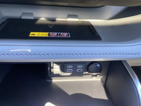 New 2026 Toyota Highlander Platinum AWD/4WD image 12