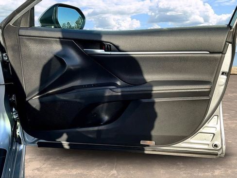 Used 2021 Toyota Camry XSE image 29