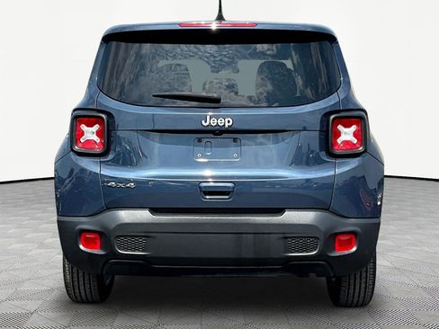 Used 2023 Jeep Renegade Latitude AWD/4WD image 5