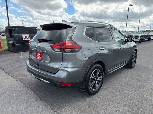 Used 2018 Nissan Rogue SL FWD image 3