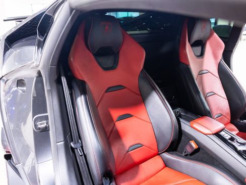 Used 2021 Lamborghini Huracan EVO RWD image 29