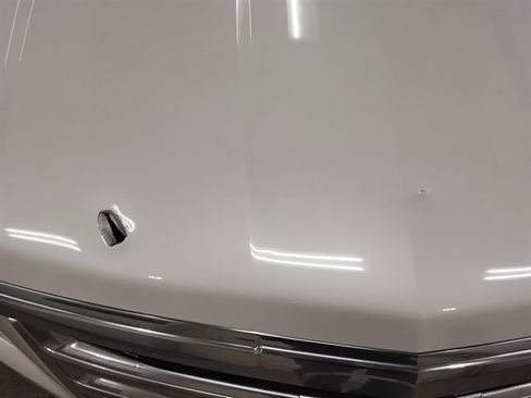 Used 2017 Cadillac Escalade Luxury AWD/4WD image 19