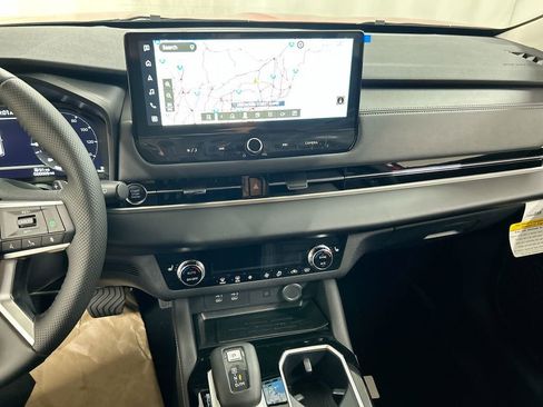 New 2025 Mitsubishi Outlander SE image 22