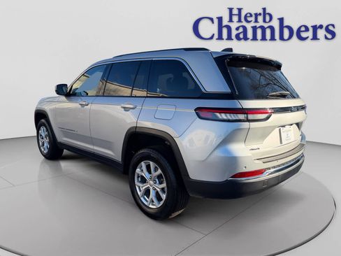 Used 2023 Jeep Grand Cherokee Limited image 3