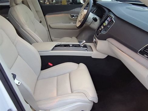 Used 2025 Volvo XC90 T8 Ultra image 21