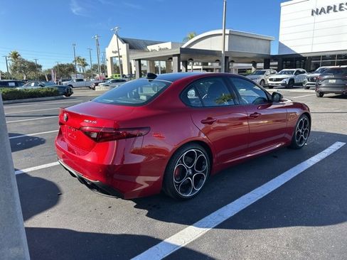 Used 2023 Alfa Romeo Giulia Veloce image 7