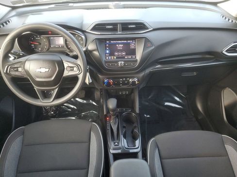 Used 2024 Chevrolet Trax RS w/ Driver Confidence Package FWD image 19