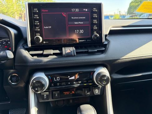 Used 2020 Toyota RAV4 XLE w/ Convenience Package AWD/4WD image 21