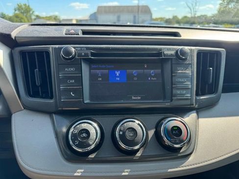 Used 2014 Toyota RAV4 LE image 16