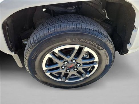 Used 2025 Toyota Tacoma TRD Sport RWD image 9