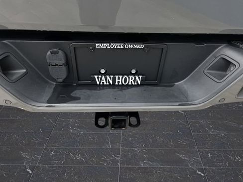 Used 2022 Jeep Gladiator Overland image 35