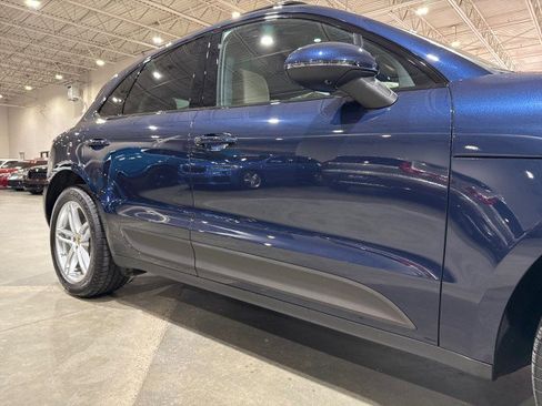 Used 2021 Porsche Macan w/ Premium Package image 25