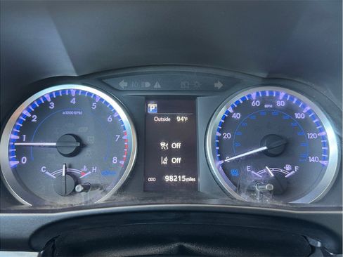 Used 2019 Toyota Highlander LE AWD/4WD image 15