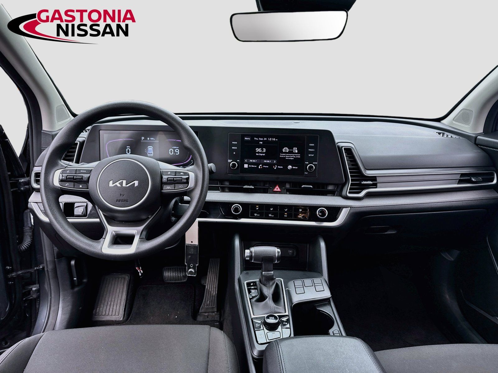Used 2025 Kia Sportage LX FWD image 29