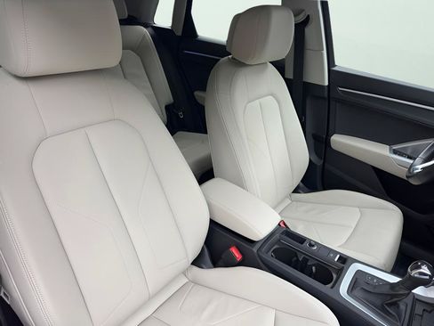Used 2023 Audi Q3 2.0T Premium Plus w/ Premium Plus Package AWD/4WD image 38