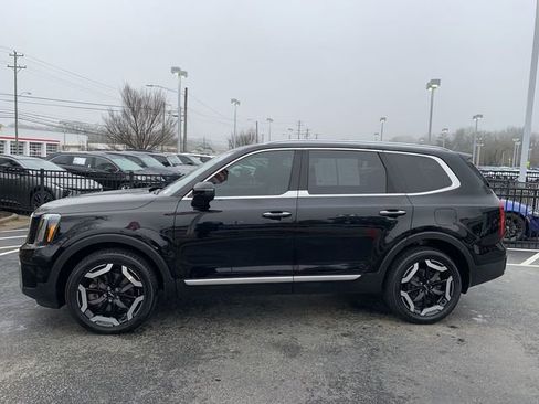 Used 2023 Kia Telluride S image 5