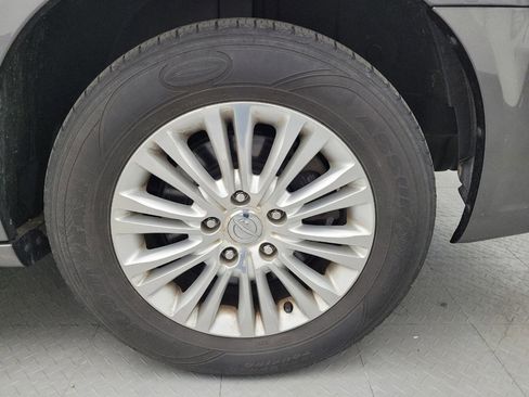 Used 2016 Chrysler Town & Country Limited image 31