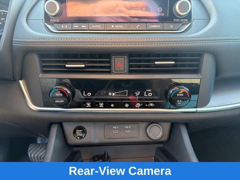 Used 2024 Nissan Rogue SV AWD/4WD image 14